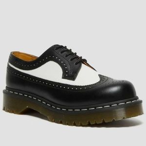 Dr. Martens 3989 Bex smooth leather brouge shoe